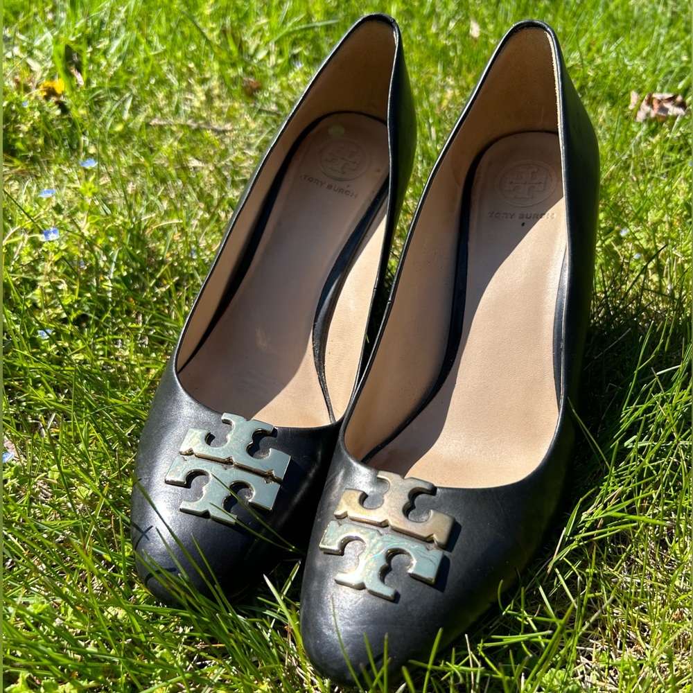 Tory Burch Black Leather Raleigh Round Toe Wedge Pumps